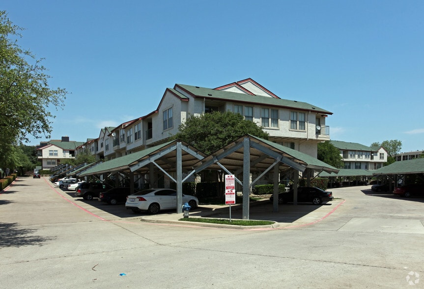 Building Photo - Villas of Bent Trails