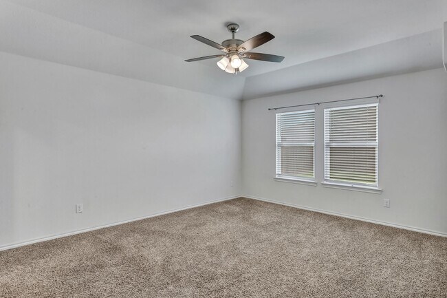 Building Photo - Royce City Home