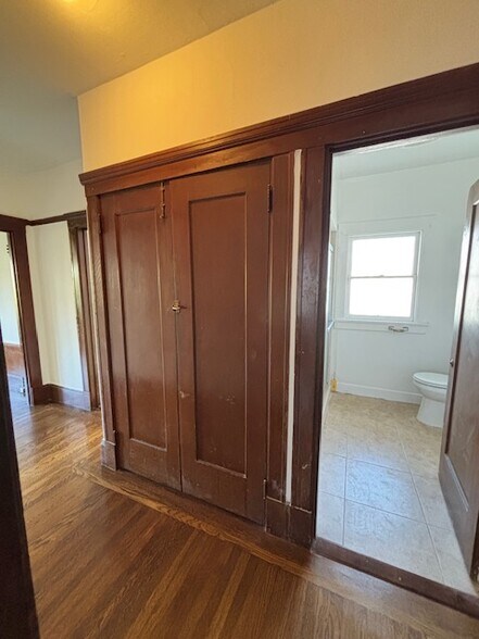 hallway - 344 40th St