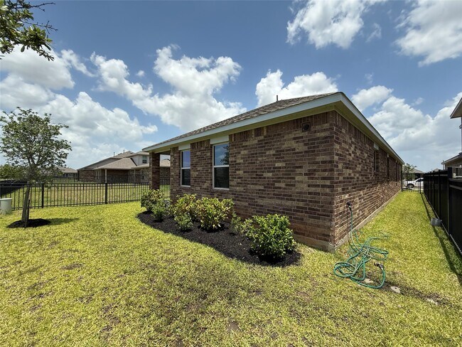 Building Photo - 445 Aurora Creek Ln