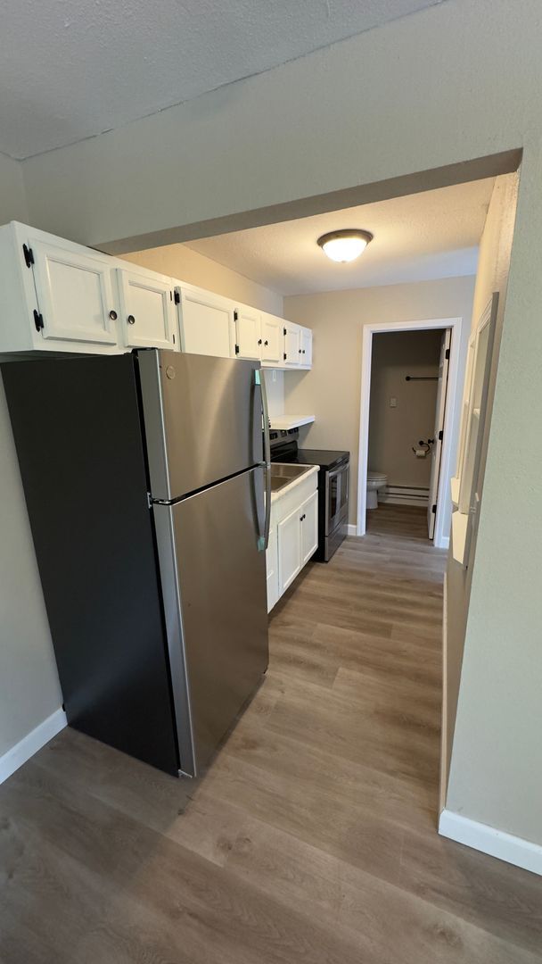 Building Photo - One Bedroom Apt - Long Term Rental - Just Fully Remodeled!