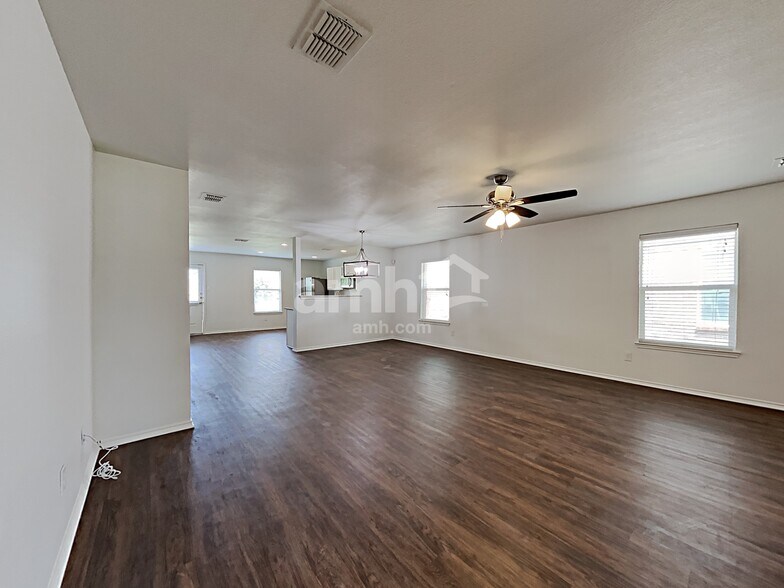 Building Photo - 16617 J Cheshier Ct