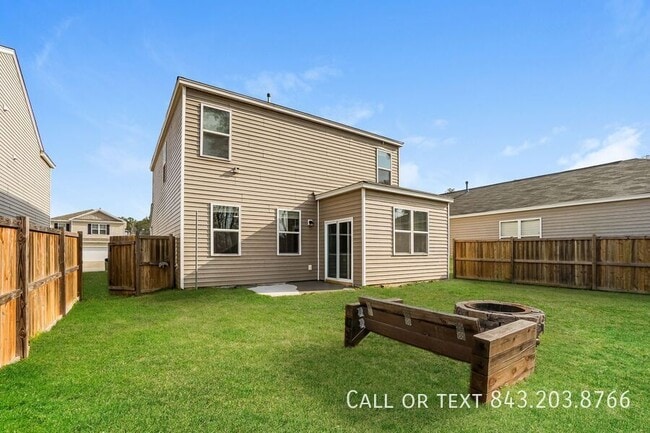 Building Photo - 472 Cedarview Rd