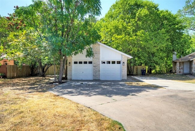 Building Photo - 12810 Tomanet Trail