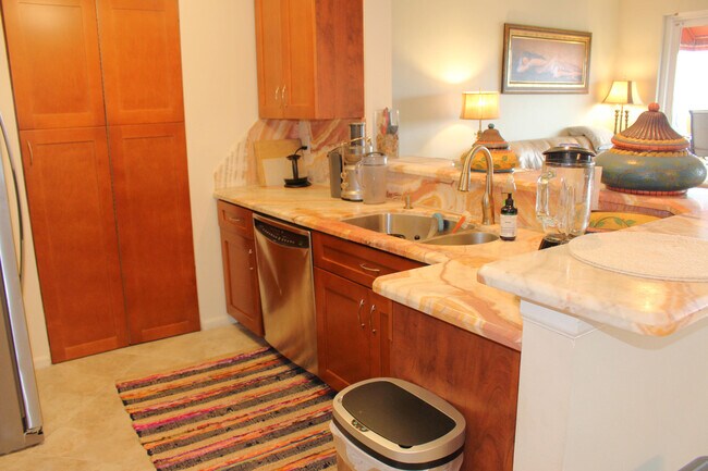 Building Photo - 1000 Scotia Dr