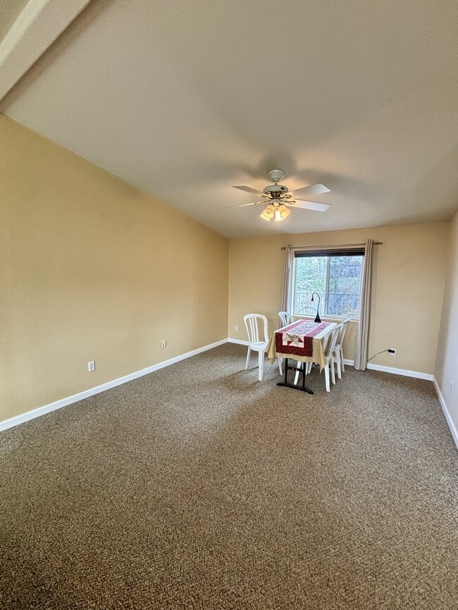 Building Photo - 10389 N Ponderosa Way