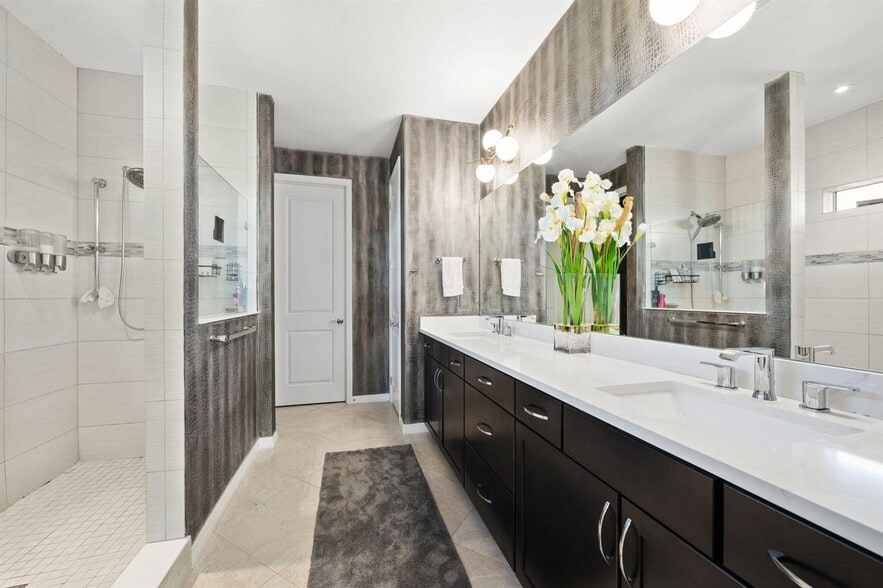 Building Photo - 1512 Bursera Ter