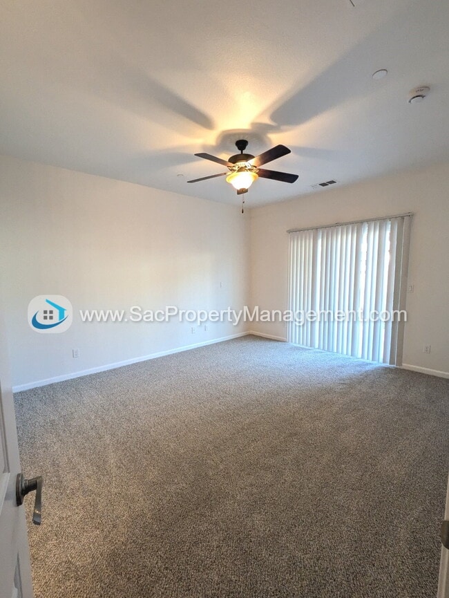 Building Photo - Amazing 4 Bedroom 2 Bathroom Home in a Qui...