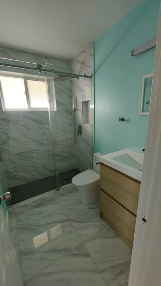 Building Photo - 2312 Van Buren St