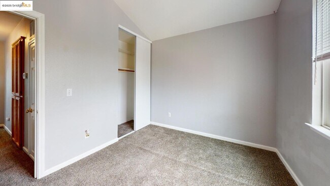 Building Photo - 1032 Twinbridge Ct