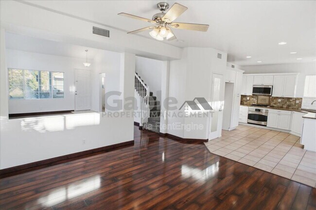 Building Photo - 28075 Daydream Way