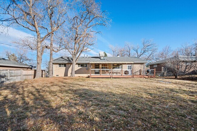 Building Photo - 4-Bed Home with Covered Patio, Fire Pit & Large Backyard in Cherry Creek Schools