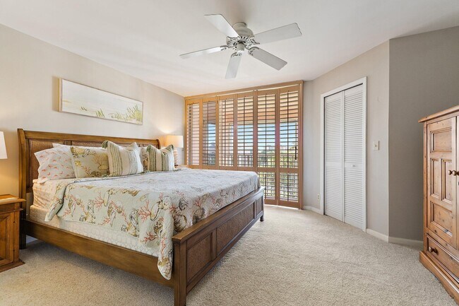 Building Photo - 353 S US Hwy 1