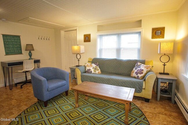 Building Photo - 10 Newark St