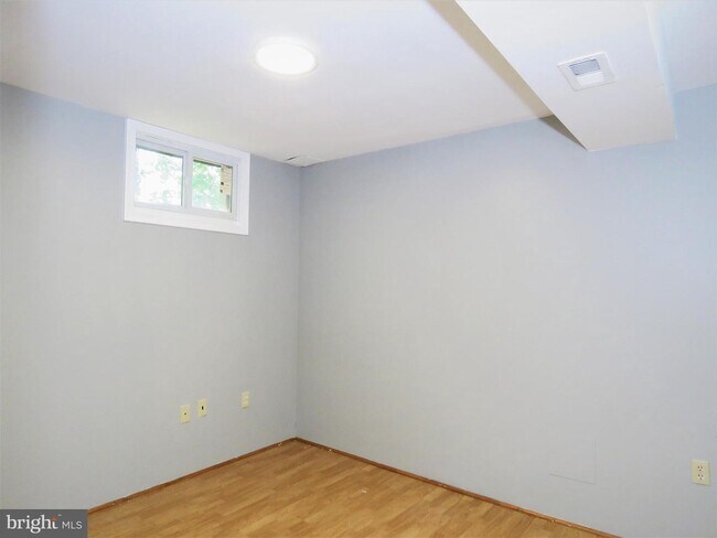 Building Photo - 7526 Mattingly Ln