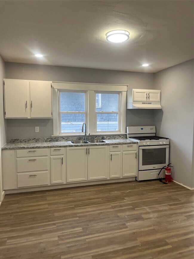 Building Photo - 36 Frederick St