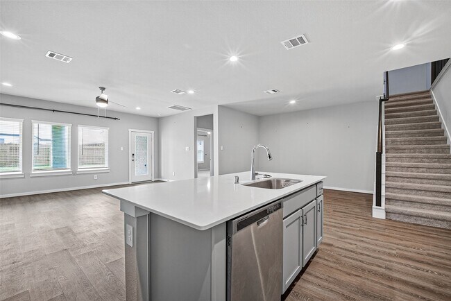Building Photo - 13126 Lago Acero