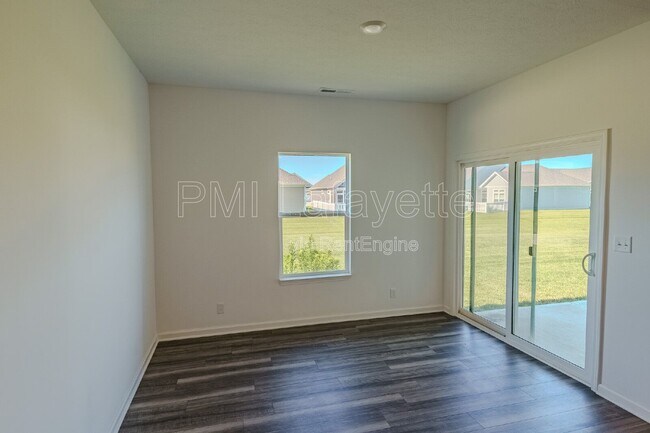 Building Photo - 641 W Bulrush Ct