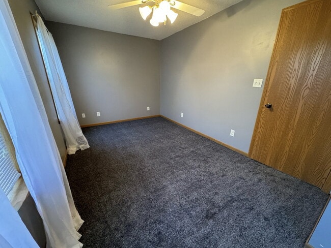 Building Photo - 402 S Illinois St