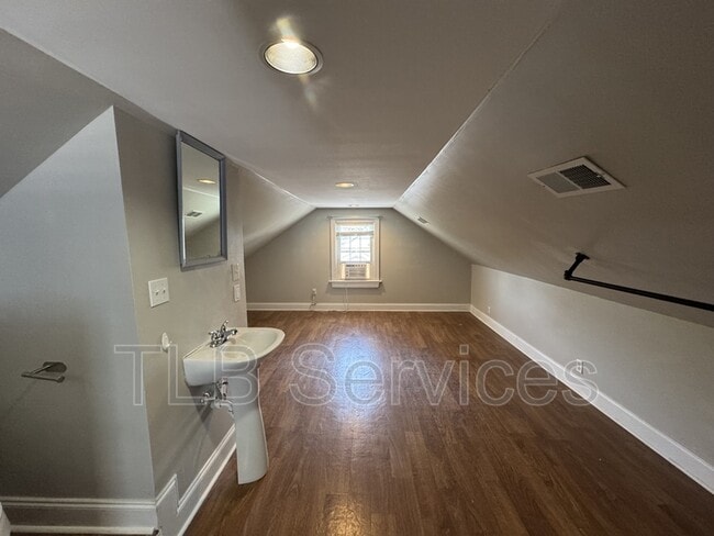 Building Photo - 310 Yeardley Ave