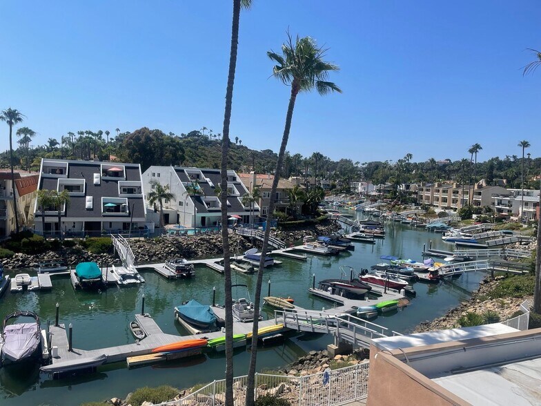 Building Photo - 4705 Marina Dr