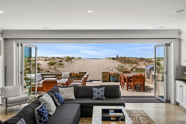 Building Photo - 7304 W Oceanfront