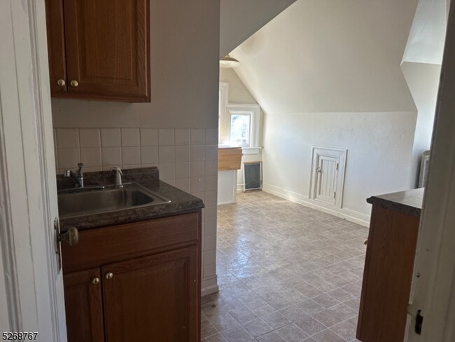 Building Photo - 324 Claremont Ave
