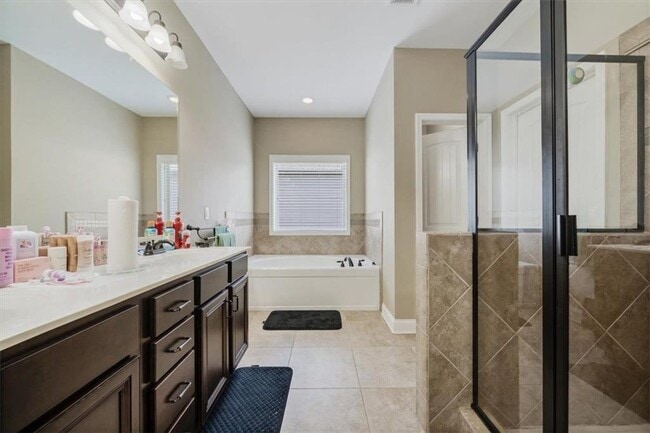 Building Photo - 3355 Palmer Lake Pointe