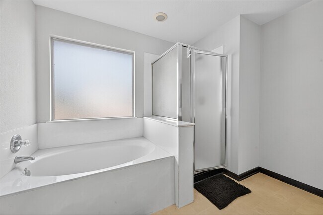 Building Photo - 21515 White Falls Ln