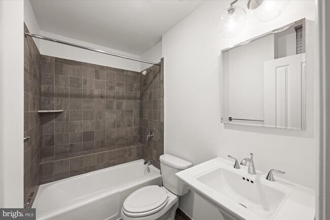 Building Photo - 1701 16th St NW
