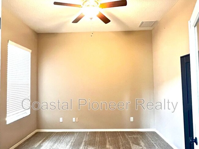 Building Photo - 9524 Greenpointe Dr