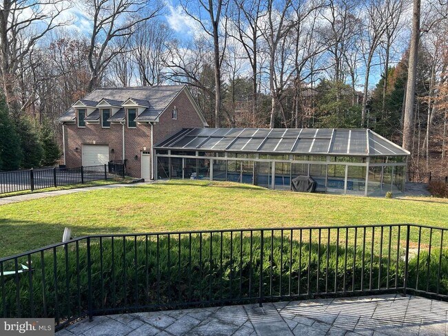 Building Photo - 9049 Holly Leaf Ln