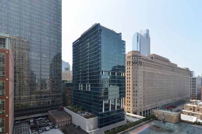 Building Photo - 400 N La Salle Dr