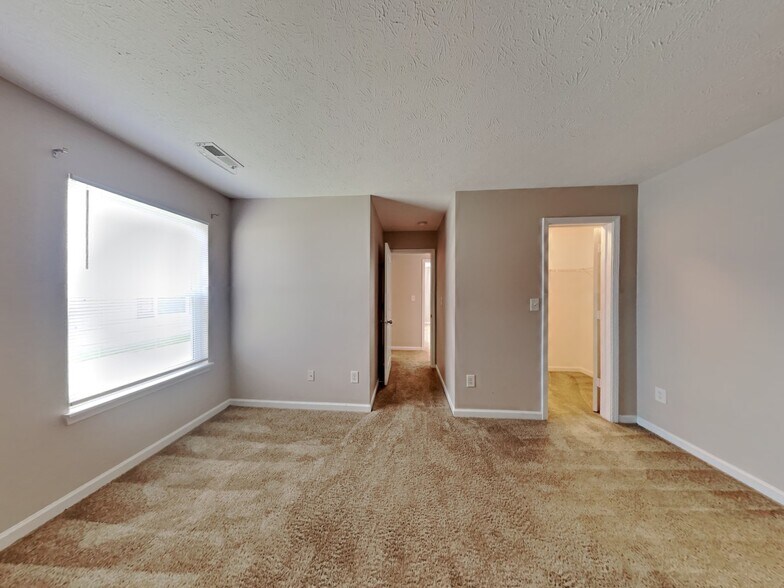 Building Photo - 7251 Blue Ridge Dr