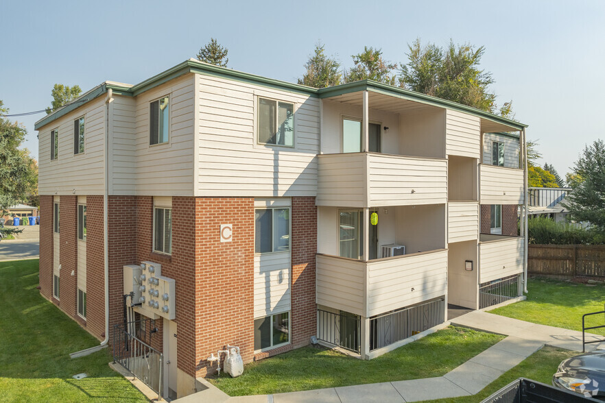 Primary Photo - Locust Park Apartments