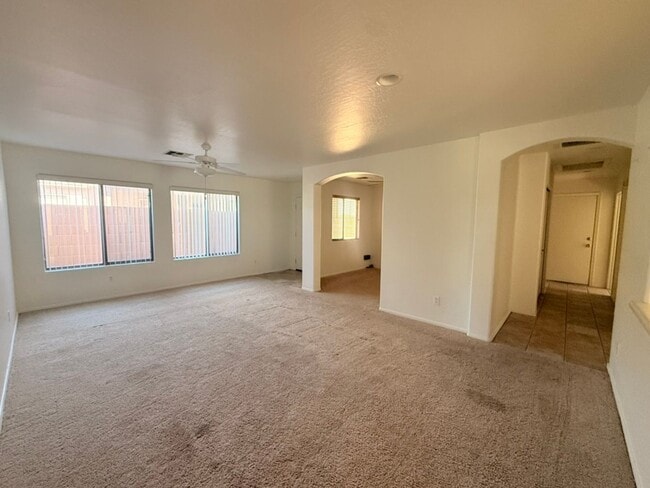 Building Photo - Cul-de-Sac Living | 3 Bed + Bonus Room | Pool + Greenbelt Views