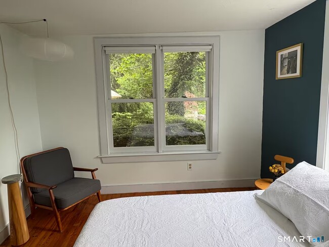 Building Photo - 895 Tolland Stage Rd