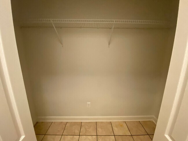 Building Photo - 4207 Broughton St