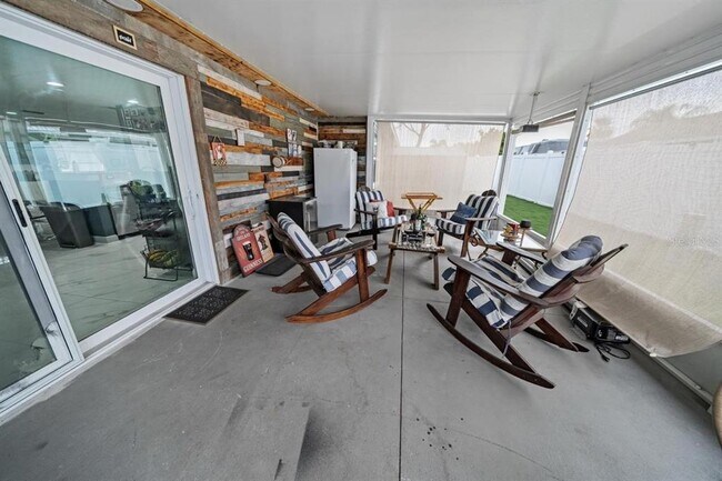 Building Photo - 3549 Rockaway Dr