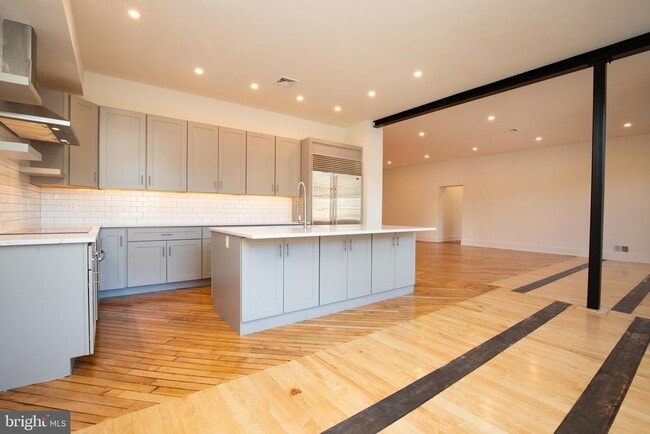 Building Photo - 71 S Main St