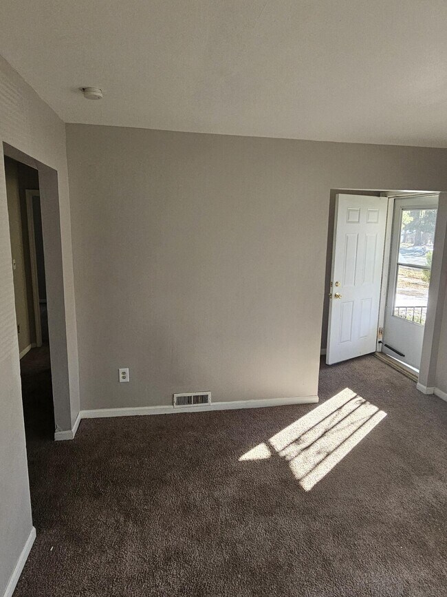 Building Photo - 16888 Lenore Ave