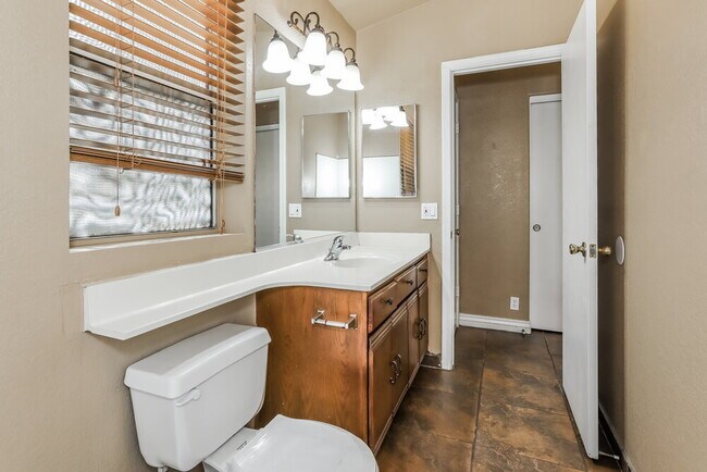 Building Photo - 2231 N 89th Ave