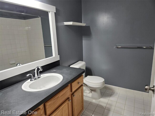 Building Photo - 1716 Deepwood Cir