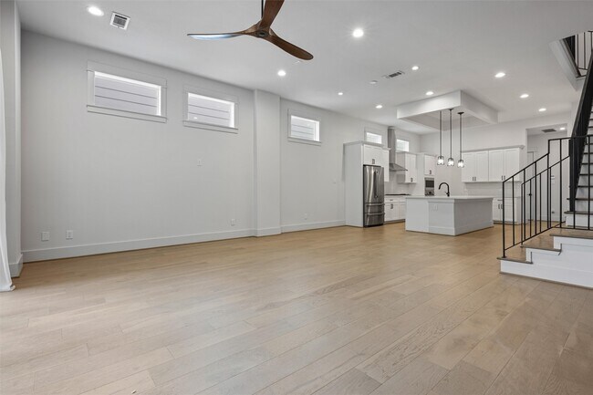 Building Photo - 1136 Adele St