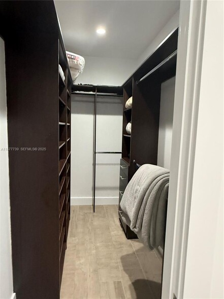 Building Photo - 3231 Salzedo St