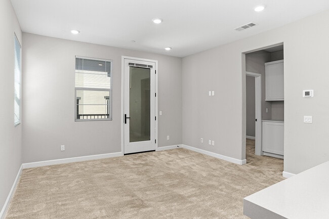 Building Photo - 1219 Sunrise View