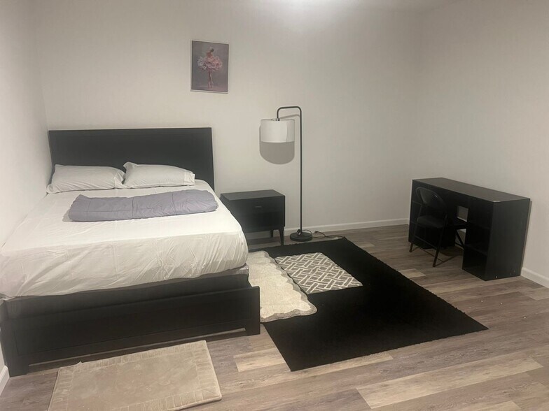 Building Photo - 2398 Tree Vista Ct