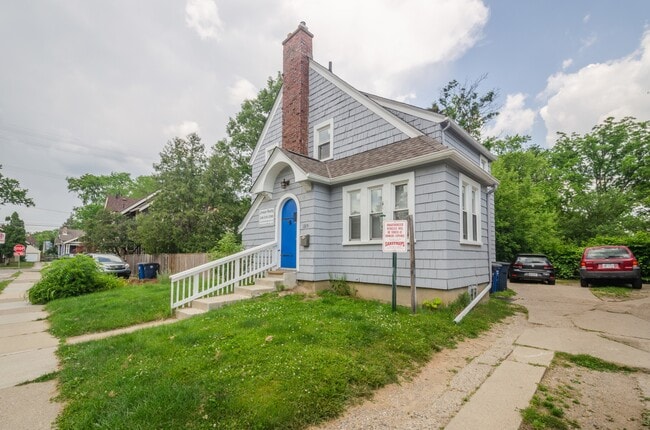 Building Photo - 1315 Sheehan Ave