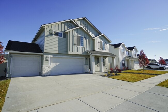 Building Photo - 1218 W Bass River Dr