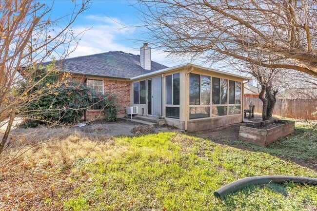 Building Photo - Look at this Bonus Room!!!